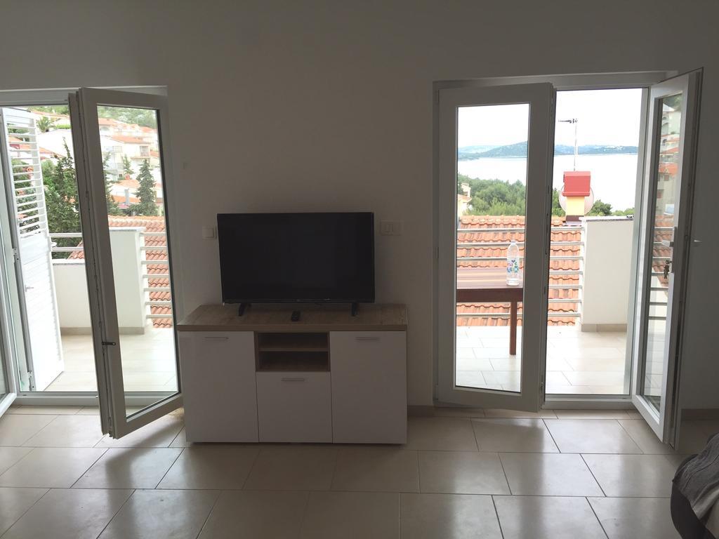 House With Sea View Apartment Drage Exterior photo
